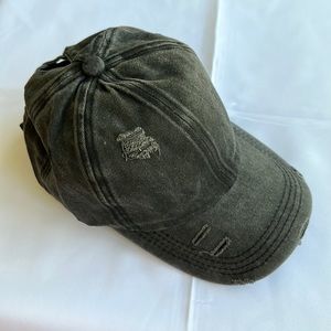 NWTs Women’s Ponytail Hat Black Distressed